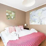 Appartement Exquisite Townhouse In Lisbon City Center- Private Garage & Terrace