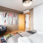 Exquisite Townhouse In Center- Private Garage & Terrace * Lizbona
