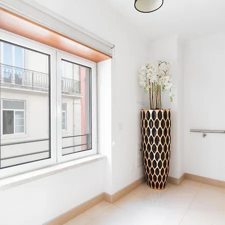 Lejlighed Exquisite Townhouse For Up To 8 In Center