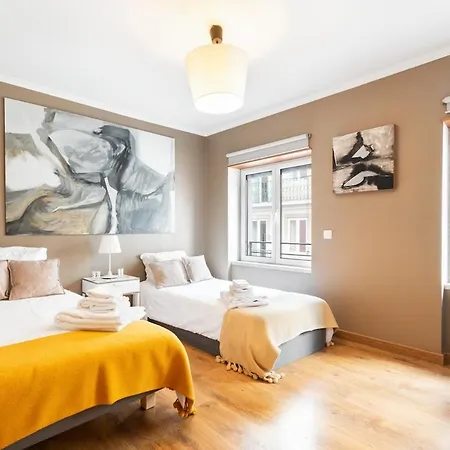 Exquisite Townhouse For Up To 8 In Center Lejlighed