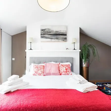 아파트 Exquisite Townhouse In Center- Private Garage & Terrace *
