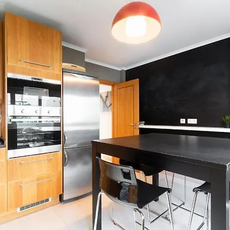 Exquisite Townhouse In Center- Private Garage & Terrace Apartament
