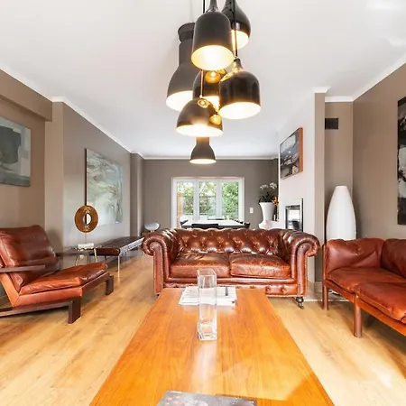 Exquisite Townhouse In Lisbon City Center- Private Garage & Terrace Appartement *