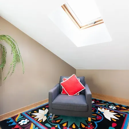 Exquisite Townhouse In Center- Private Garage & Terrace *