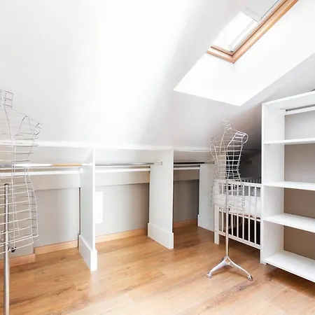 Appartement Exquisite Townhouse In Lisbon City Center- Private Garage & Terrace *
