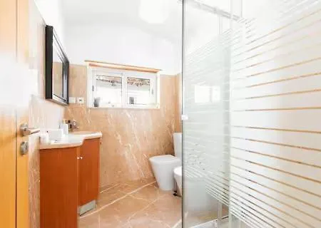 아파트 Exquisite Townhouse In Center- Private Garage & Terrace 리스본