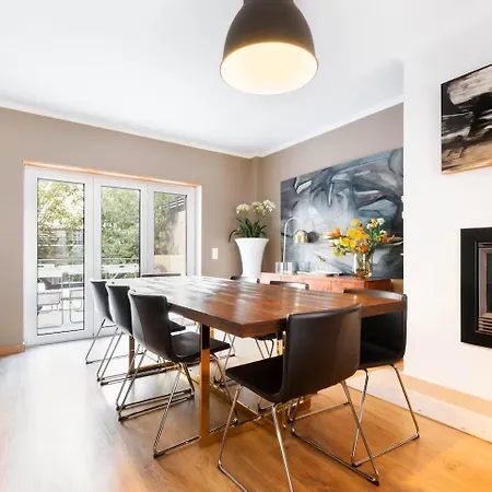 아파트 Exquisite Townhouse In Center- Private Garage & Terrace