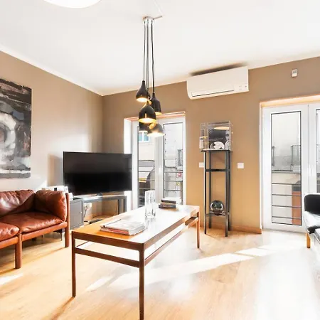 아파트 Exquisite Townhouse In Center- Private Garage & Terrace *
