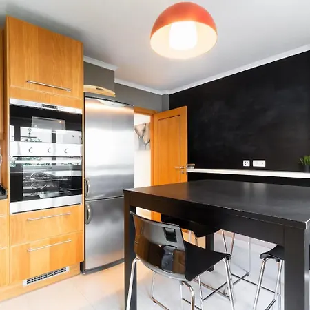Exquisite Townhouse In Center- Private Garage & Terrace 아파트