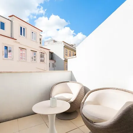 Exquisite Townhouse For Up To 8 In Center Lisboa