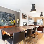 Exquisite Townhouse In Center- Private Garage & Terrace Apartmán *