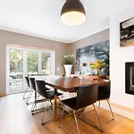 Apartmán Exquisite Townhouse In Center- Private Garage & Terrace *